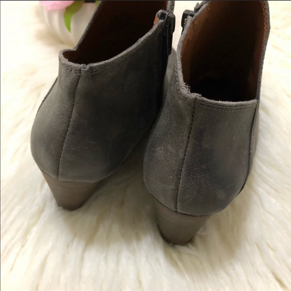 SOLD Lucky Brand Yakeena Ankle Boots Distressed - Picture 4 of 4
